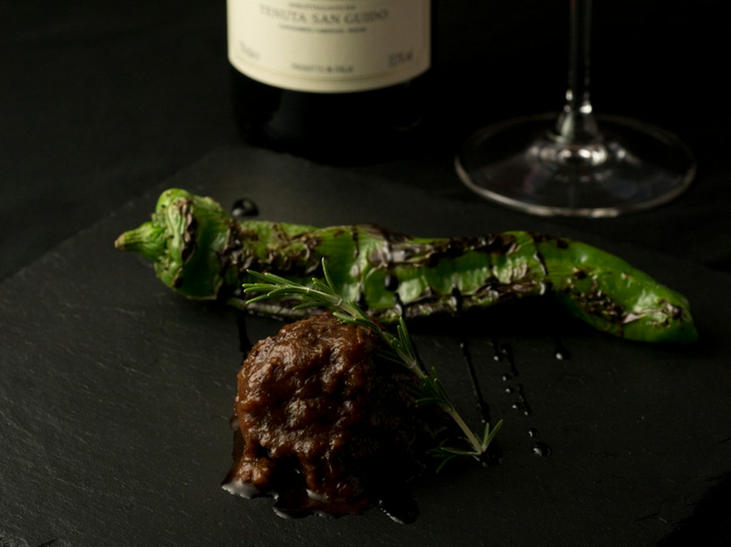 本場の味を再現しながら日本の季節の野菜も堪能するメイン料理