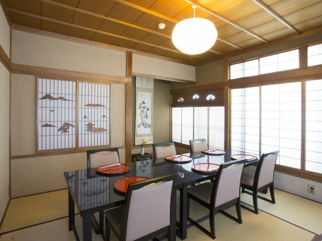 和やかな時が流れる和室。平日はお部屋のレンタルも可能