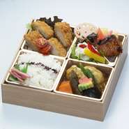 ヒレカツ、サラダ、焼物、煮物、ごはん