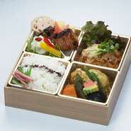 生姜焼き、サラダ、焼物、煮物、ごはん