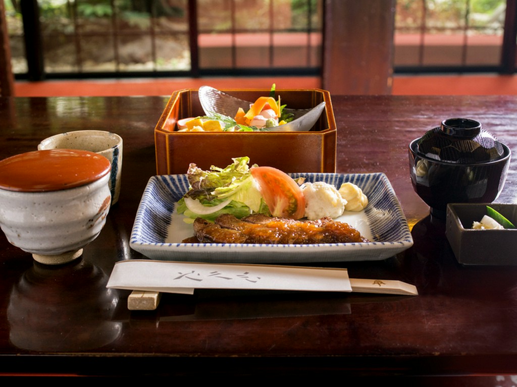 個室でゆっくりと楽しめる贅沢ランチで至福の時を