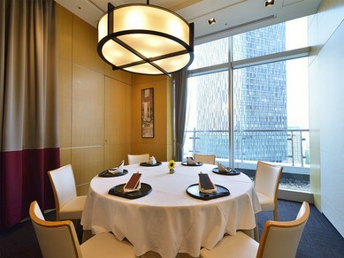 落ち着いた雰囲気のなか、水入らずの時間を過ごせる2つの個室