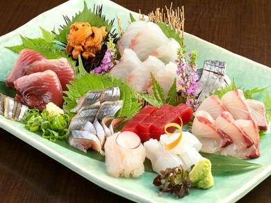 厳選食材の『鮮魚の盛り合わせ』