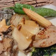 ※魚介類、甲殻類を取り扱う日本料理、懐石割烹になります故、食べ物由来のアレルギーの際は予めお申し付け下さいませ。