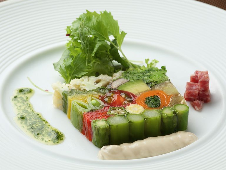 お肉だけでなく、豊富なお野菜料理も堪能