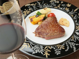 ご縁あった農家さんから、直接仕入れている自慢の阿波牛です