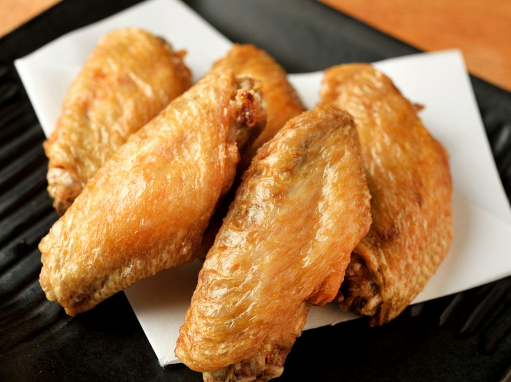 3つの味付けから選べる国産の手羽先