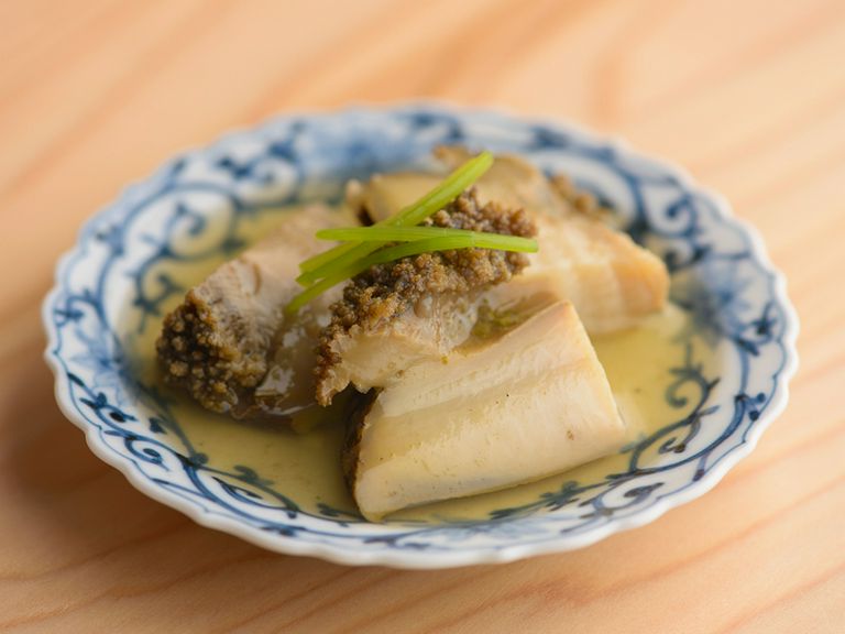 極上のあわびの味わいと食感に酔える『あわびの酒蒸し』