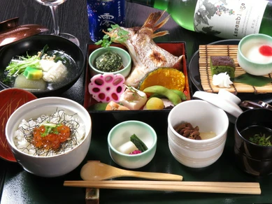 【昼限定】季節の御膳2200円(税込)