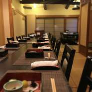 ６名、１０名、１５名、２０名、３４名さんまで、各完全個室で区切れます。イス席ですが座敷にも出来ます。