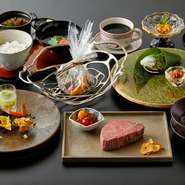 メインは京都牛の鉄板焼き。創意工夫を凝らした創作鉄板料理。