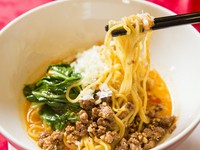 ＜売れ筋＞
四川独特の麺食。本場四川の味つけ・汁少な目です。