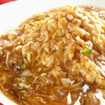 フカヒレ、筍、椎茸などのうま煮をたっぷり使ったかけご飯。