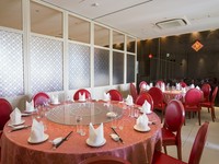 前菜オードブルは円卓囲んで豪華大皿で！メイン料理はおひとり様ずつ個々皿でご提供致します！