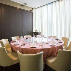 渡辺橋駅からすぐの好立地。接待に相応しい洗練された空間