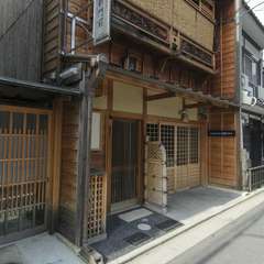 京都の景色に馴染む町屋の外観はそのまま