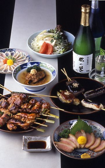 種類豊富な日本酒と鶏料理に舌鼓