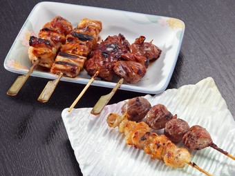 まず注文したい一品目は、焼き鳥『六串盛り合わせ』