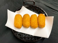 開店以来変わっていない懐かしい味の
とりクリームコロッケ
隠れた人気商品!
