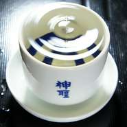 しぼり機から、直接届く、本当のしぼりたて、無濾過、無調整、深いコク　芳醇な香り　そして、発酵の際に酵母菌が放つわずかな炭酸　そして、最高の口当たりと飲み飽きしないのど越し、気をつけないと飲み過ぎて・・