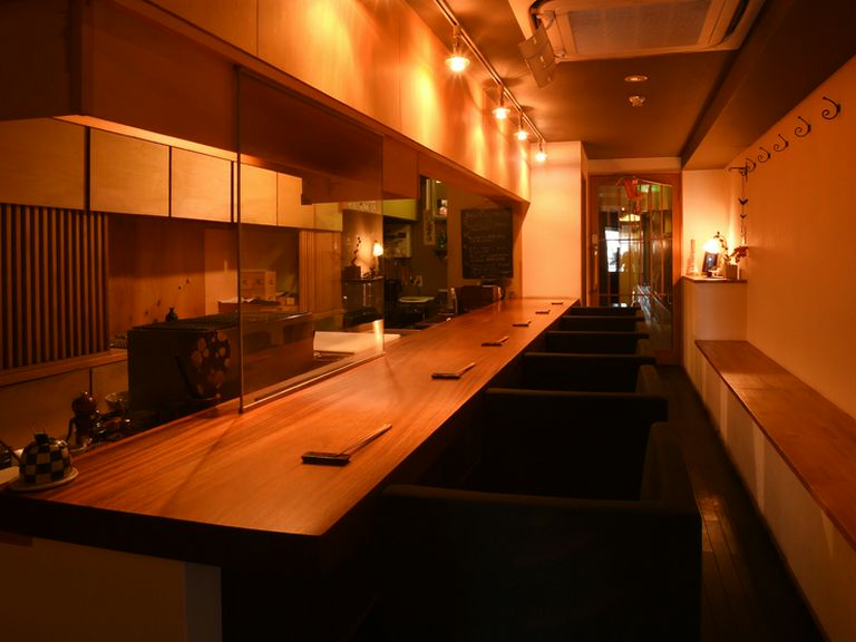 こだわり抜いたくつろぎの空間で優雅な食事を