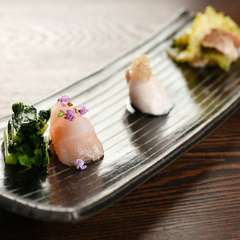 火入れ加減による味わいの違いを楽しむ『鶏ムネ肉の前菜3種盛り合わせ』