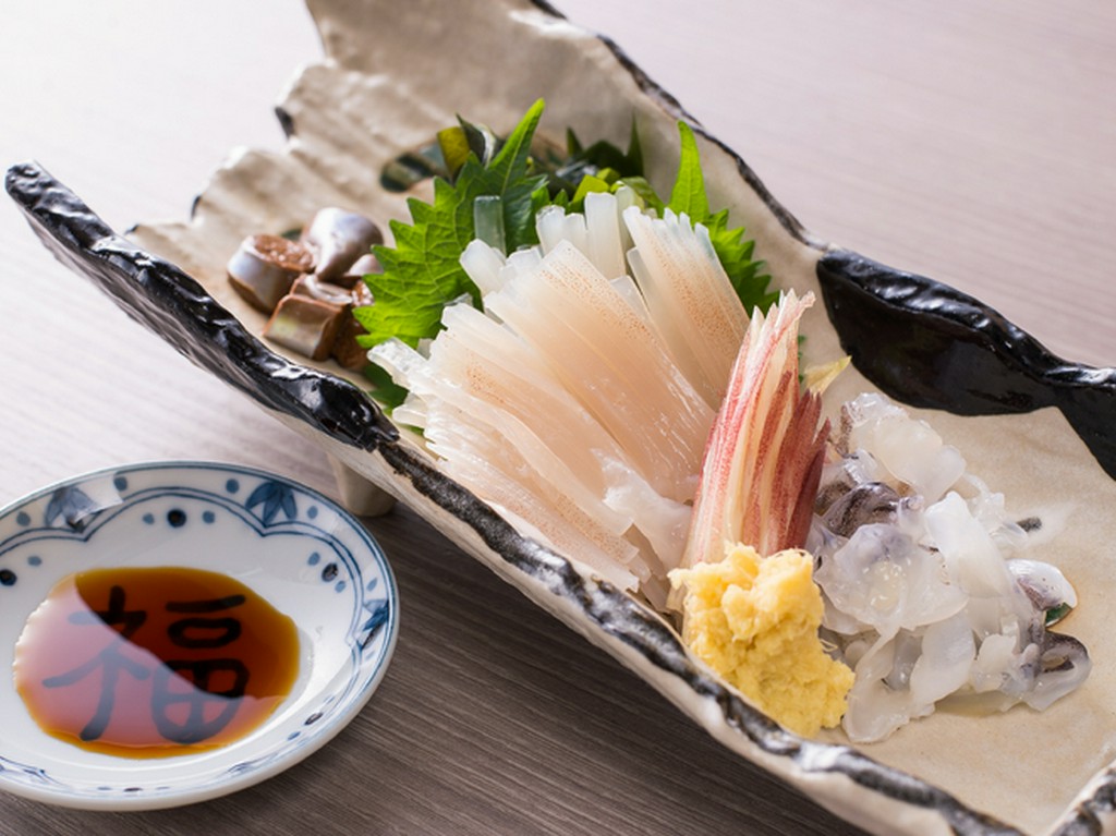 最盛期と比べて水揚げ量が半減し今や貴重な『活いか刺し』