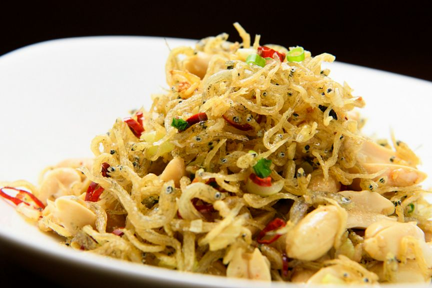 ご飯にも日本酒にも良く合う『しらすとピーナッツの炒めもの』