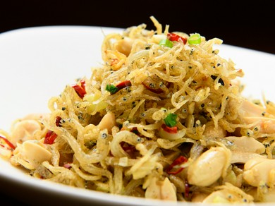 ご飯にも日本酒にも良く合う『しらすとピーナッツの炒めもの』