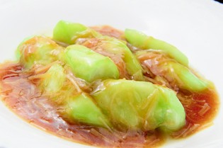 『ヘチマの干し貝柱あんかけ』※コース料理の一部です。