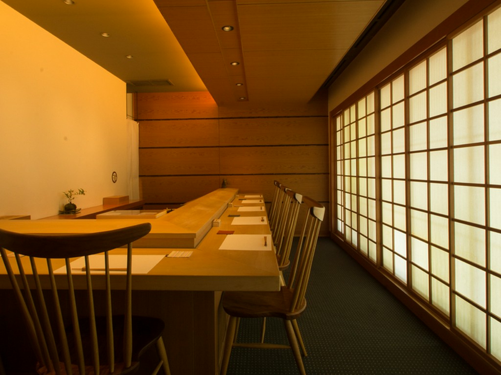 日本の様式美を備えた空間で、江戸の粋を贅沢に味わう