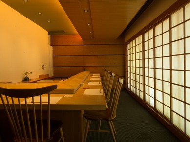 日本の様式美を備えた空間で、江戸の粋を贅沢に味わう