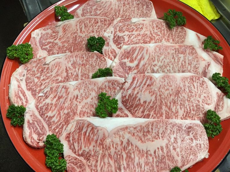 ”サシ”がたっぷり、舌の上でとろける筑穂牛
