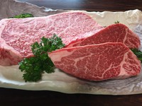 ステーキもしゃぶしゃぶも食べたい、という方はこちら。ボリューム満点、一番人気のメニューです。