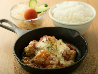 肉汁を閉じ込めたジューシーな味わい『チャイステチキン』
