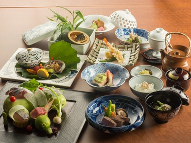 鮮度に気を使った、大分県産の「野菜」「魚」