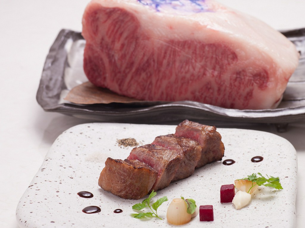 やわらかくジューシー『神戸牛サーロインステーキ』