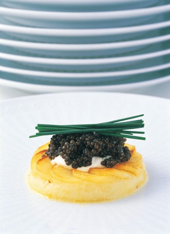 ロングセラー『温かいポテトのティンバッロとキャビア』