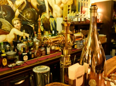 豊富なドリンク類がありバーとしても利用できる