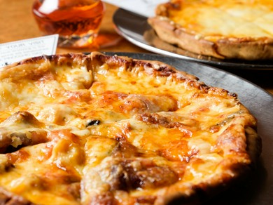 クリスピーな食感を楽しむ『ジェペットピザ』