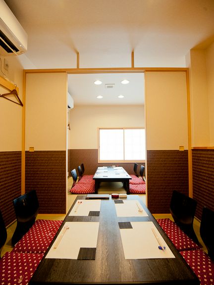 接待、顔合わせでの利用もおすすめ。フレキシブルに対応する個室