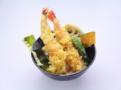 ブリプリした食感の大きなえびが2尾のった『大えび天丼』