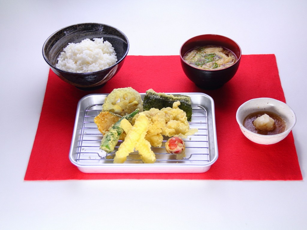 【天きち】人気メニューの『チーズ鶏天ぷら定食』