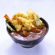 カレーも天丼も両方味わえる、贅沢メニュー！！