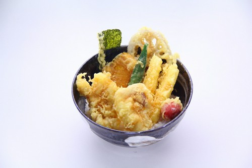 早くも人気急増中の『チーズ鶏天丼』