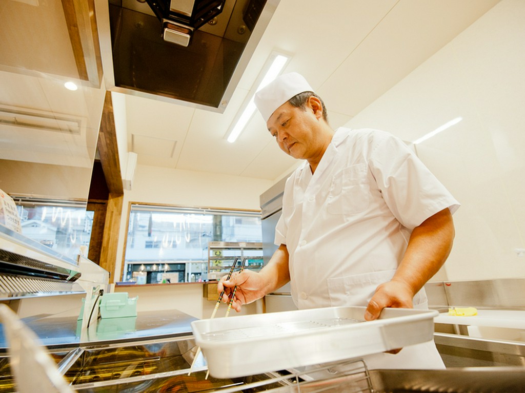 カウンター越しの会話も楽しんでください