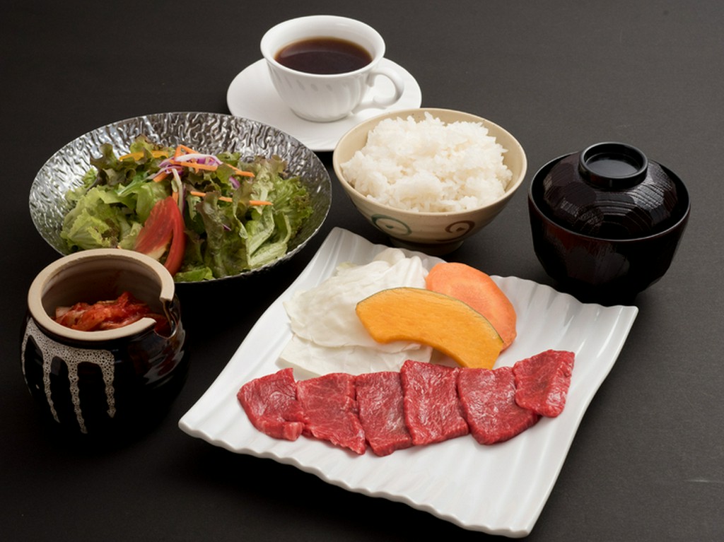 月曜から日曜まで毎日開催しているランチタイムがお値打ちです