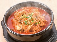 その旨辛さがやみつきになります『ユッケジャンクッパ』