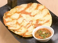 香ばしいチーズの旨味がたまりません『チージャガチヂミ』