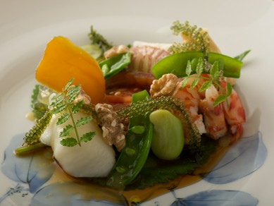 最上の旨さの旬の魚介、野菜、米を求めて、全国から選りすぐり